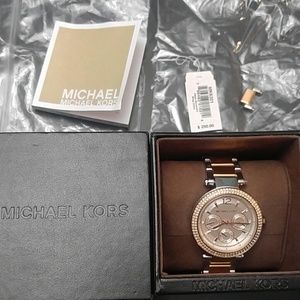 MICHAEL KORS ROSE GOLD WATCH